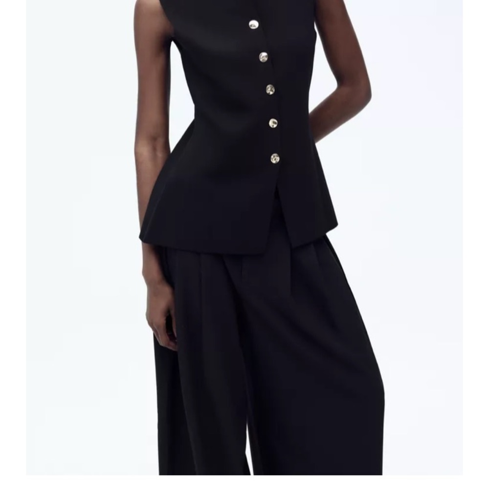 BNWT Zara Gold button knitted  Vest top Small Front slit at hem